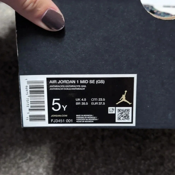 Air Jordan 1 Mid - Picture 7 of 7